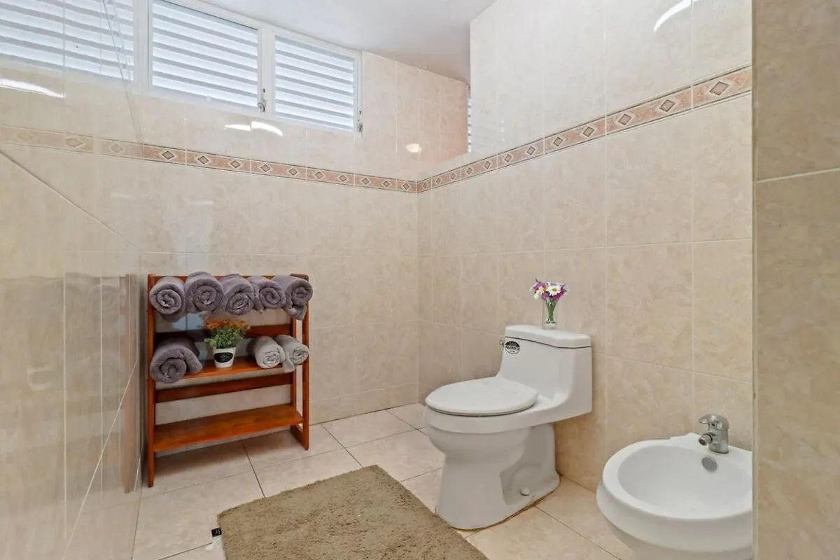 Beautiful Home In San Juan Guaynabo Feriehus