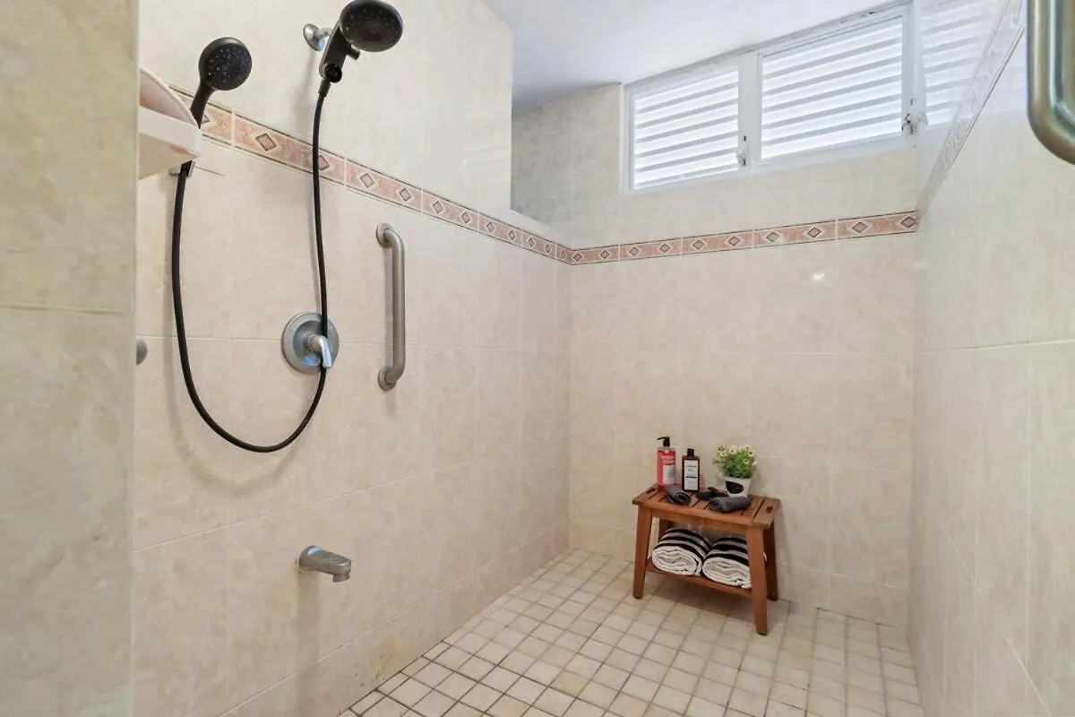 Feriehus Beautiful Home In San Juan Guaynabo